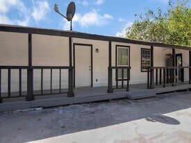 723 Doverside St in Houston, TX - Building Photo