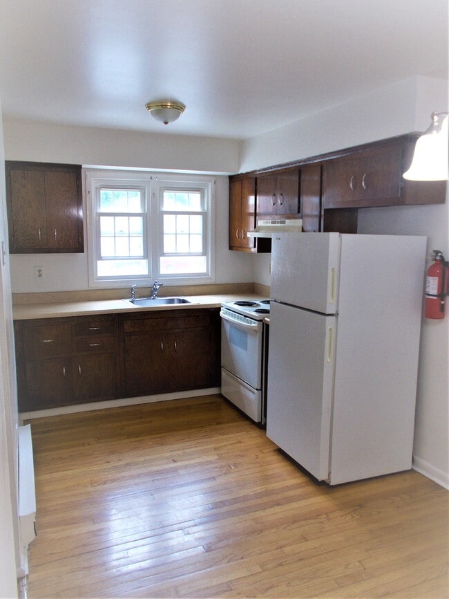 11 Old Allamuchy Rd