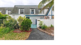 3912 SW 67th Terrace in Davie, FL - Building Photo