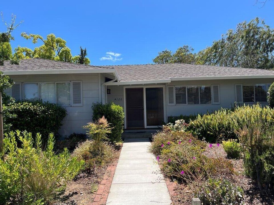 4120 Donald Dr in Palo Alto, CA - Building Photo