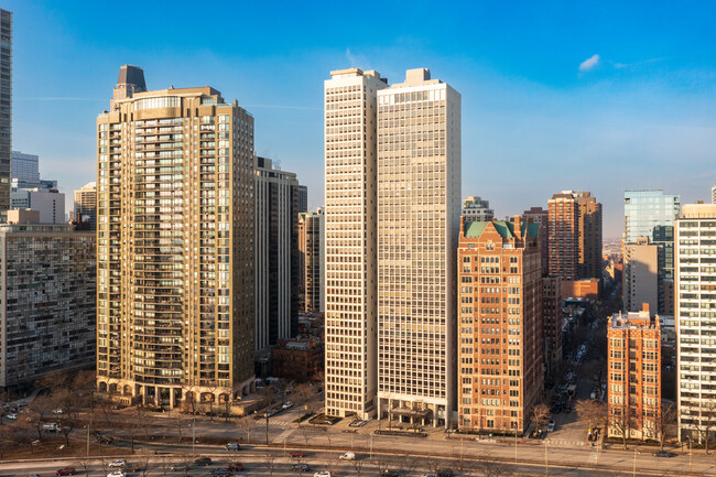 1100 N Lake Shore Dr in Chicago, IL - Foto de edificio - Building Photo