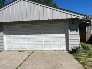 200 Lyndon Ln in Louisville, KY - Building Photo - Building Photo