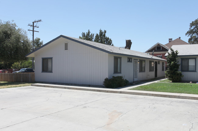 930 W 7th St in Hanford, CA - Building Photo - Building Photo