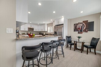 5539-47 W Archer Ave in Summit, IL - Building Photo - Building Photo