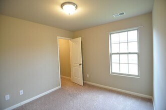 3528 Avalon Lake Dr SW in Madison, AL - Building Photo - Building Photo