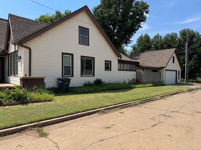 502 S Garfield St in Enid, OK - Building Photo - Building Photo