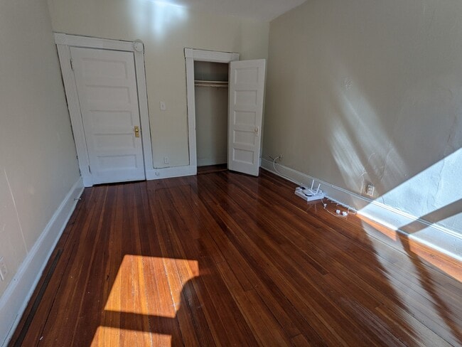 1595 Beacon St, Unit 4 in Brookline, MA - Foto de edificio - Building Photo