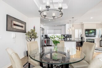 1315 S Saltair Ave, Unit 101 in Los Angeles, CA - Building Photo - Building Photo