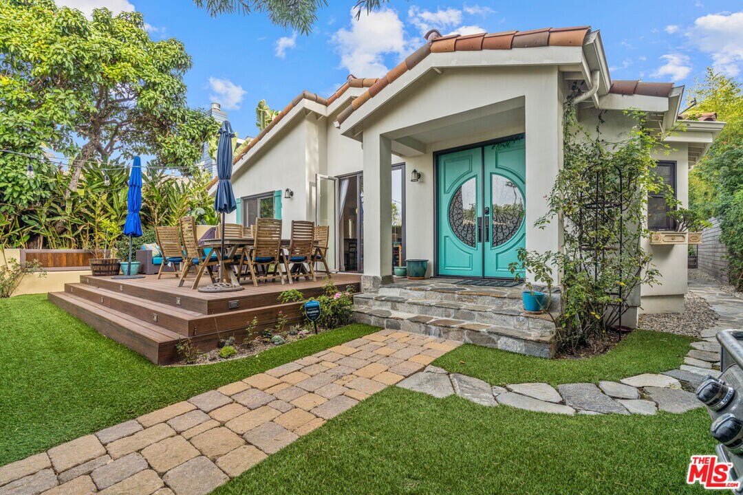 2464 Glyndon Ave in Los Angeles, CA - Building Photo