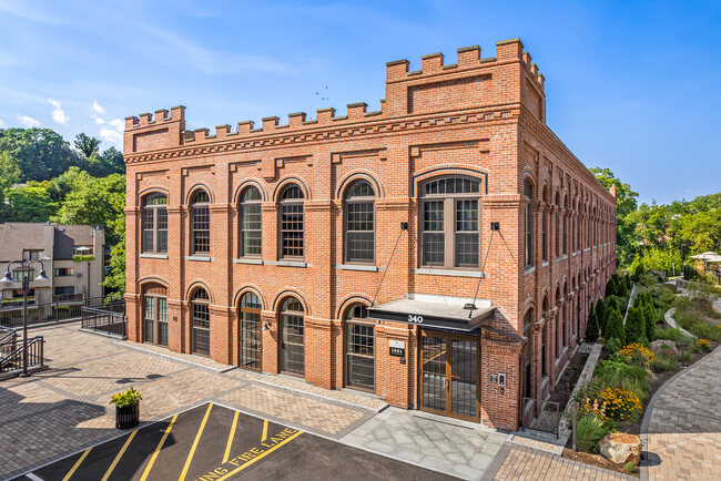 The Mill in Greenwich, CT - Foto de edificio - Building Photo