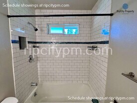 8040 SW Oleson Rd in Portland, OR - Building Photo