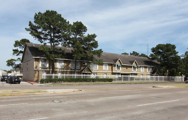 English Oaks in Houston, TX - Building Photo - Building Photo