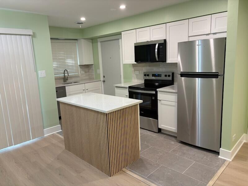 223 Washington Square in Elk Grove Village, IL - Building Photo
