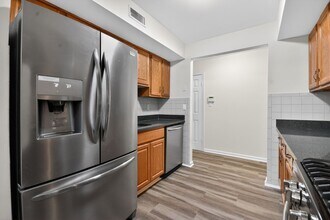 111 Keystone Ct in Woodbridge Township, NJ - Building Photo - Building Photo