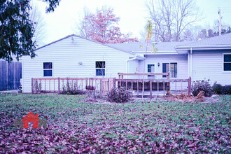 1119 Riverside Dr in Suamico, WI - Building Photo - Building Photo