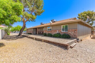 2937 E Beck Ln, Unit #3 in Phoenix, AZ - Building Photo - Building Photo