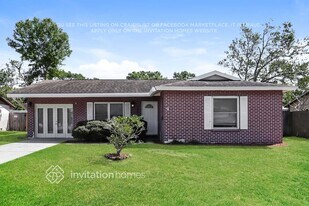 104 Circle Hill Dr in Brandon, FL - Building Photo