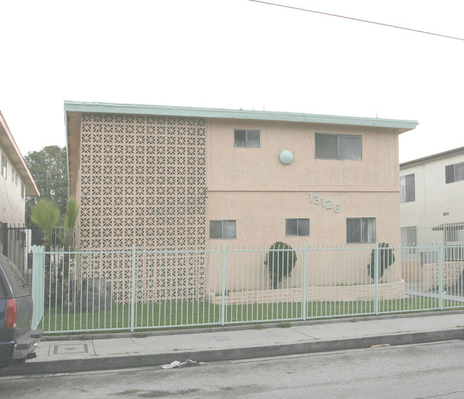 13126 S Vermont Ave in Gardena, CA - Building Photo - Building Photo