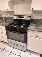 2120 El Domingo Cir in Lancaster, CA - Foto de edificio - Building Photo