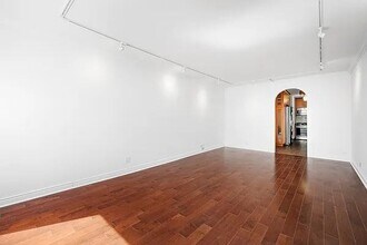 275 Greenwich St in New York, NY - Building Photo - Building Photo