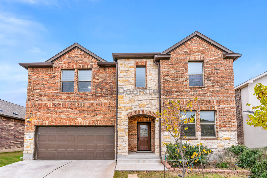 1300 Eagle Ridge Trail in Leander, TX - Building Photo