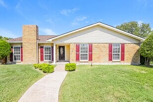 9201 Pollard St in Rowlett, TX - Building Photo