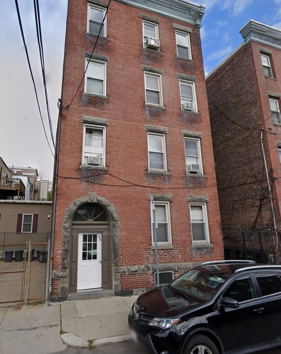 168 Gove St in Boston, MA - Building Photo