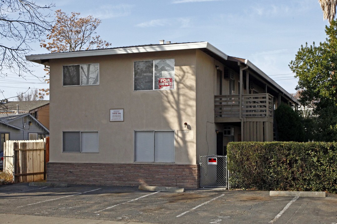 2325 Boxwood St in Sacramento, CA - Building Photo