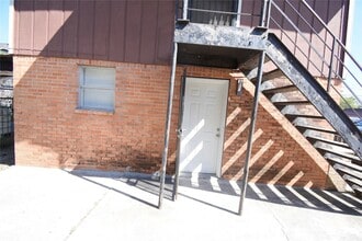 4353 Brinkley St, Unit 7 in Houston, TX - Building Photo - Building Photo