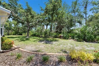 2068 Sifield Greens Way in Sun City Center, FL - Building Photo - Building Photo