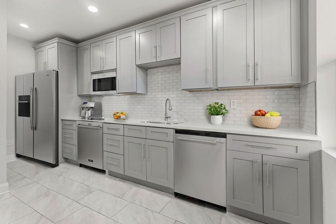 615 E 60th St, Unit 1F in Chicago, IL - Building Photo