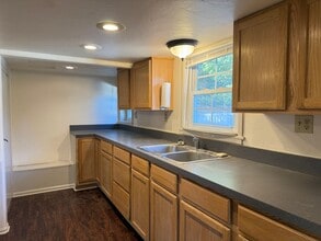 74 S Pitt St in Manheim, PA - Building Photo - Building Photo