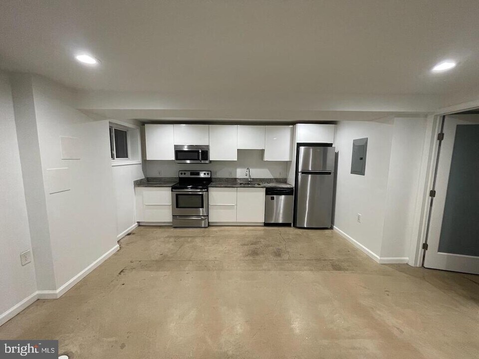 4005 New Hampshire Ave NW in Washington, DC - Building Photo