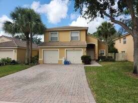 5242 Victoria Cir in West Palm Beach, FL - Building Photo