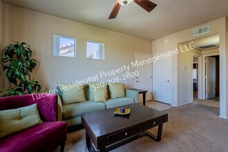 2550 E River Rd in Tucson, AZ - Building Photo - Building Photo