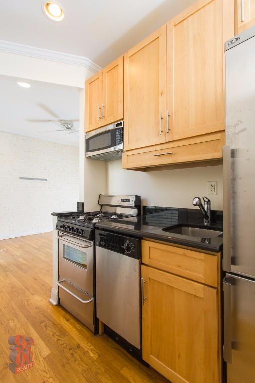 432 E 13th St in New York, NY - Building Photo - Building Photo