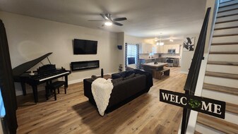 1 Delmar Ln NW in Atlanta, GA - Building Photo