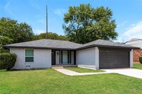 604 S Weatherred Dr in Richardson, TX - Building Photo - Building Photo