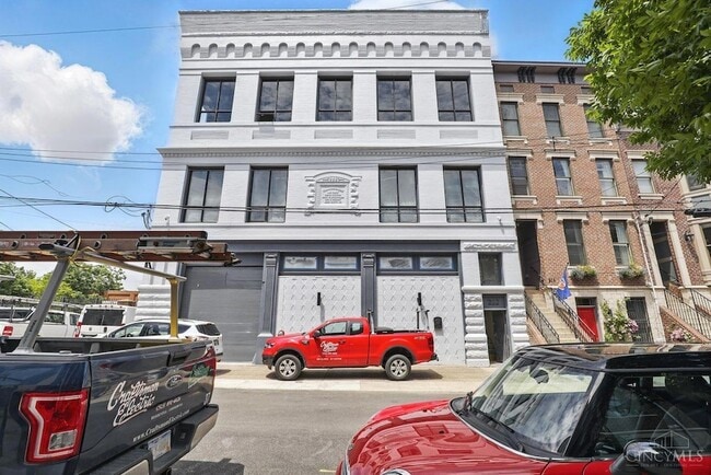 property at 222 W 15th St