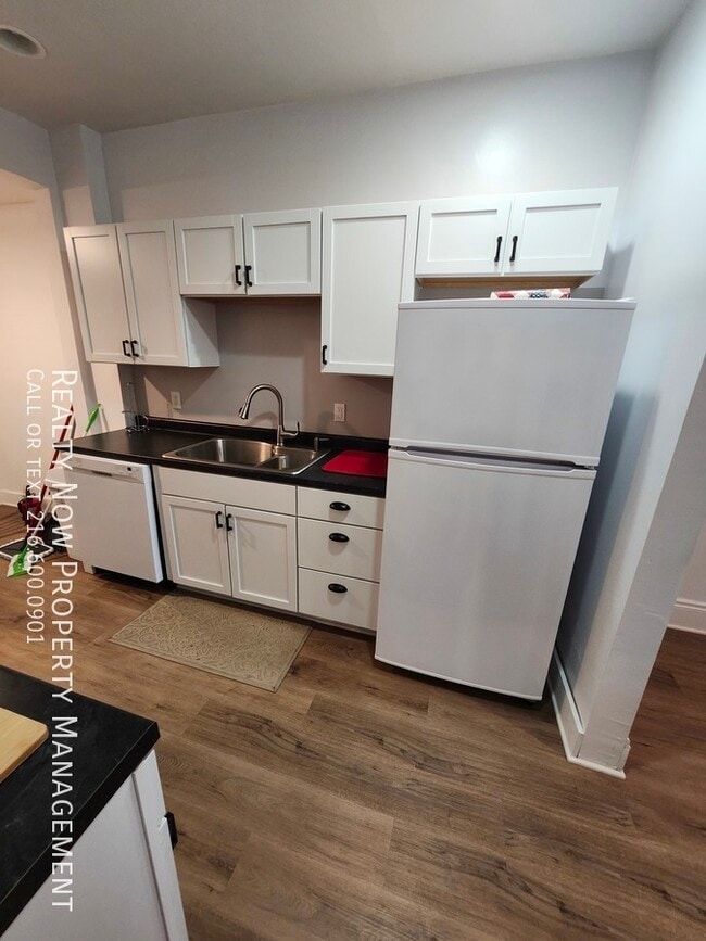 1390 E 109th St-Unit -Unit 1 COPY in Cleveland, OH - Building Photo - Building Photo