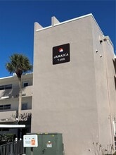 7405 Bay Island Dr S in South Pasadena, FL - Building Photo - Building Photo