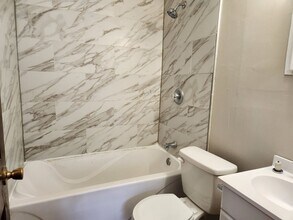 1404 32nd St in Rock Island, IL - Building Photo - Building Photo