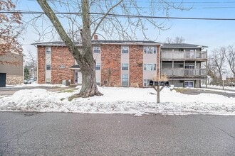 1202 Euclid Ave in Kalamazoo, MI - Building Photo - Building Photo