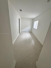 6534 SW 34th St in Miami, FL - Building Photo - Building Photo