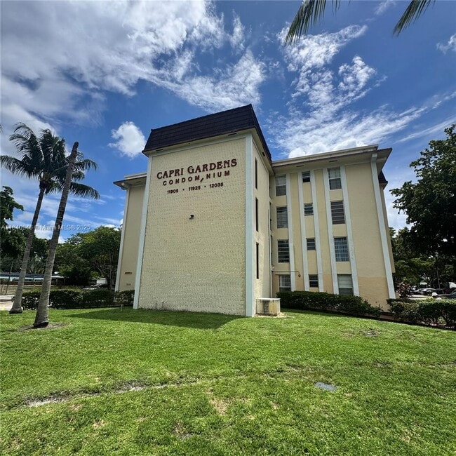 12035 NE 2nd Ave in North Miami, FL - Building Photo - Building Photo