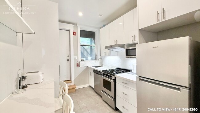 2-216 Seaton St in Toronto, ON - Building Photo - Building Photo