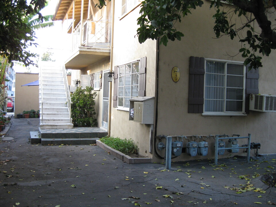 249 W Linden Ave, Unit A in Burbank, CA - Building Photo