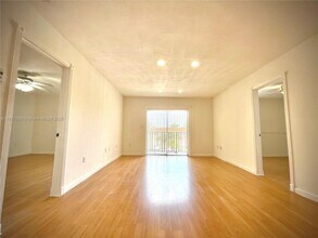 4705 NW 7th St in Miami, FL - Building Photo - Building Photo