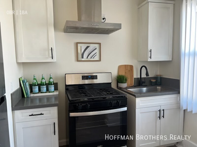 2908 San Pedro St in Los Angeles, CA - Building Photo