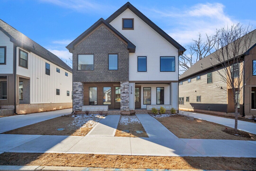 323 Wilkins St in Greenville, SC - Building Photo